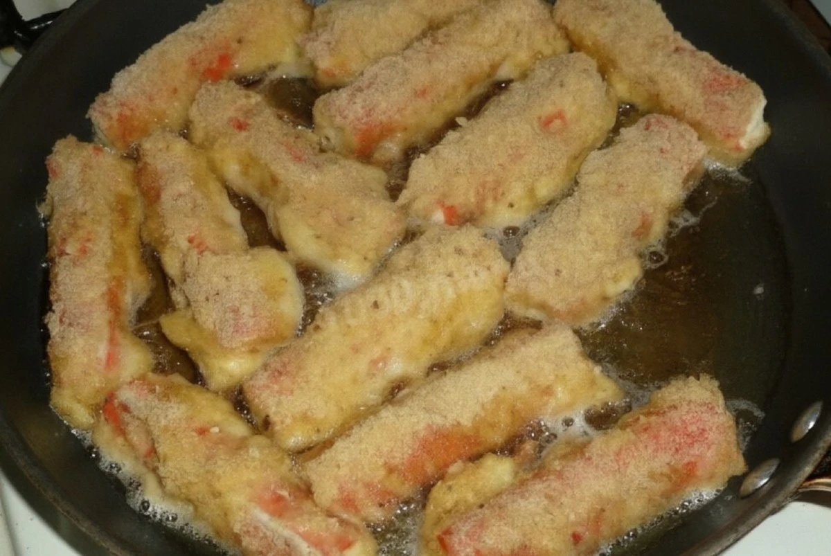 Por qué los chefs esconden este truco con las barritas de cangrejo