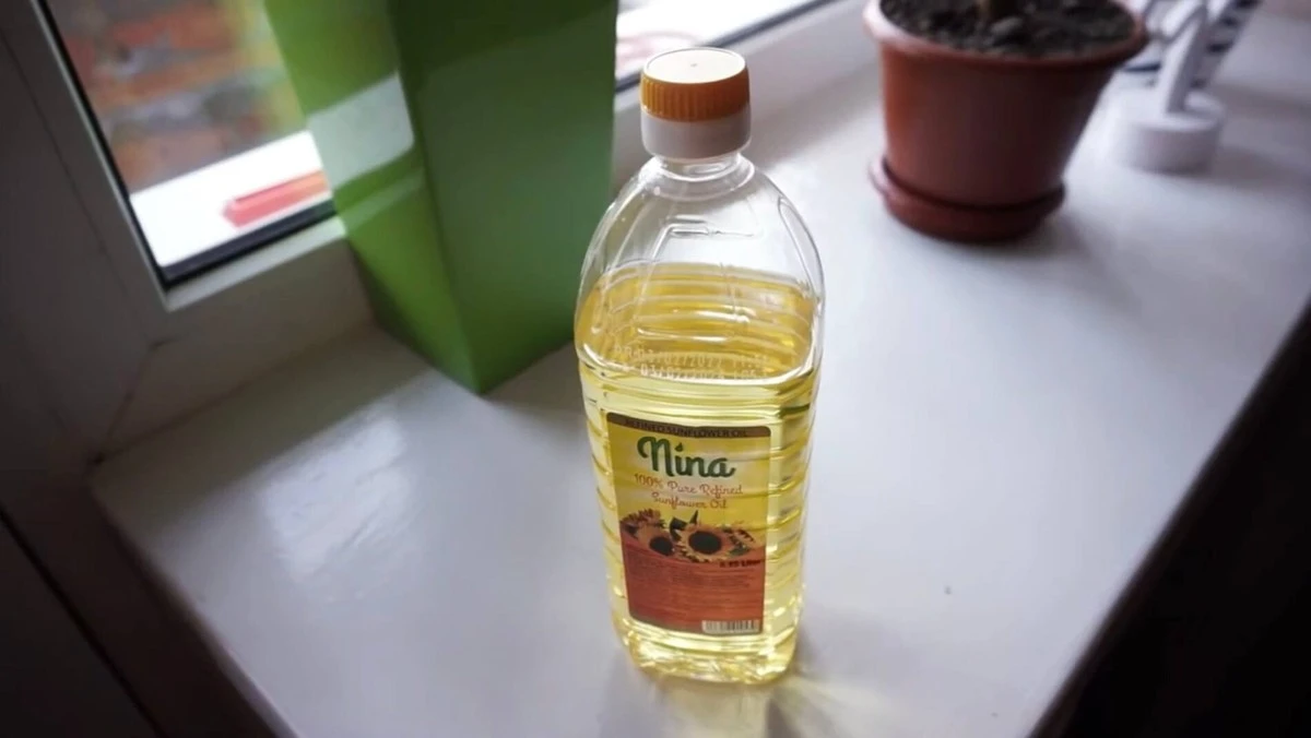 Los cortes en el cuello de las botellas de aceite: el truco que te sorprenderá