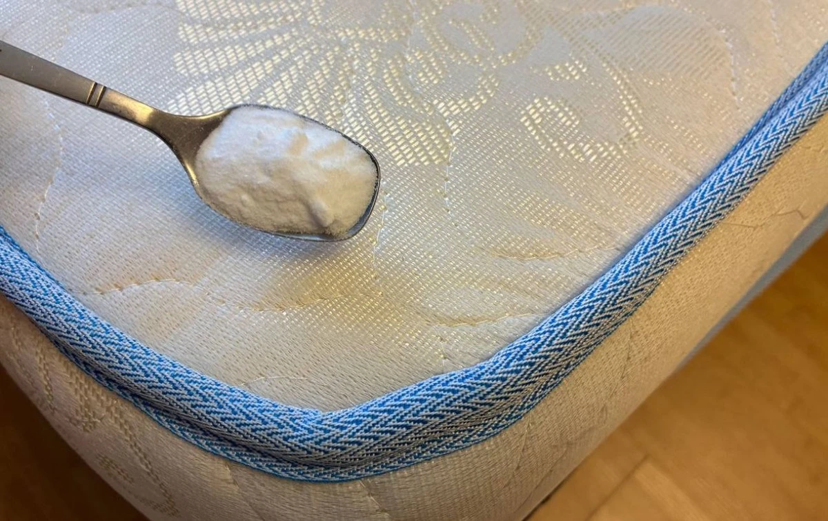 3 minutos para un colchón como nuevo: el truco casero que te ahorra dinero