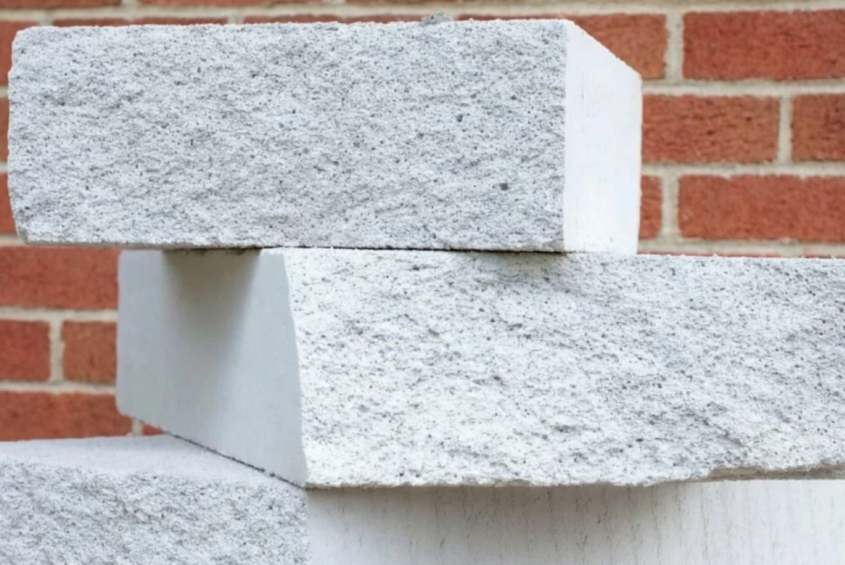 Por qué el bloque de hormigón celular se llena de moho y quién tiene la culpa real: 4 errores que pocos conocen