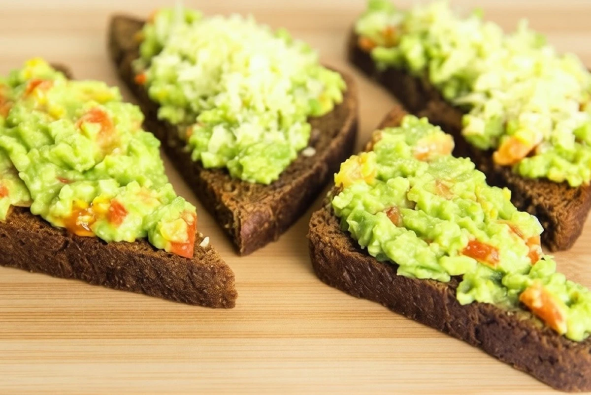 Tostada de aguacate en 5 minutos: el desayuno saludable que conquista a toda la familia