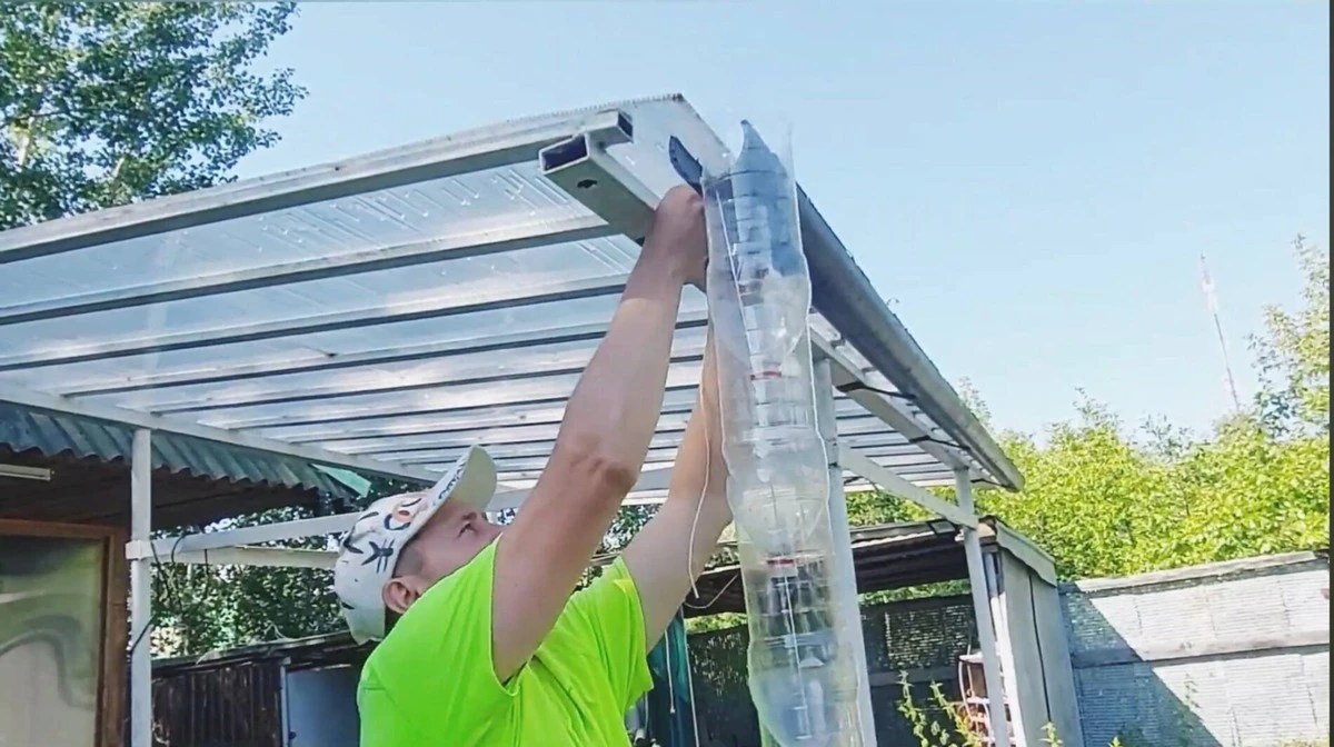 5 botellas de plástico y un bidón: la solución genial para el agua en tu finca (y ahorras dinero)