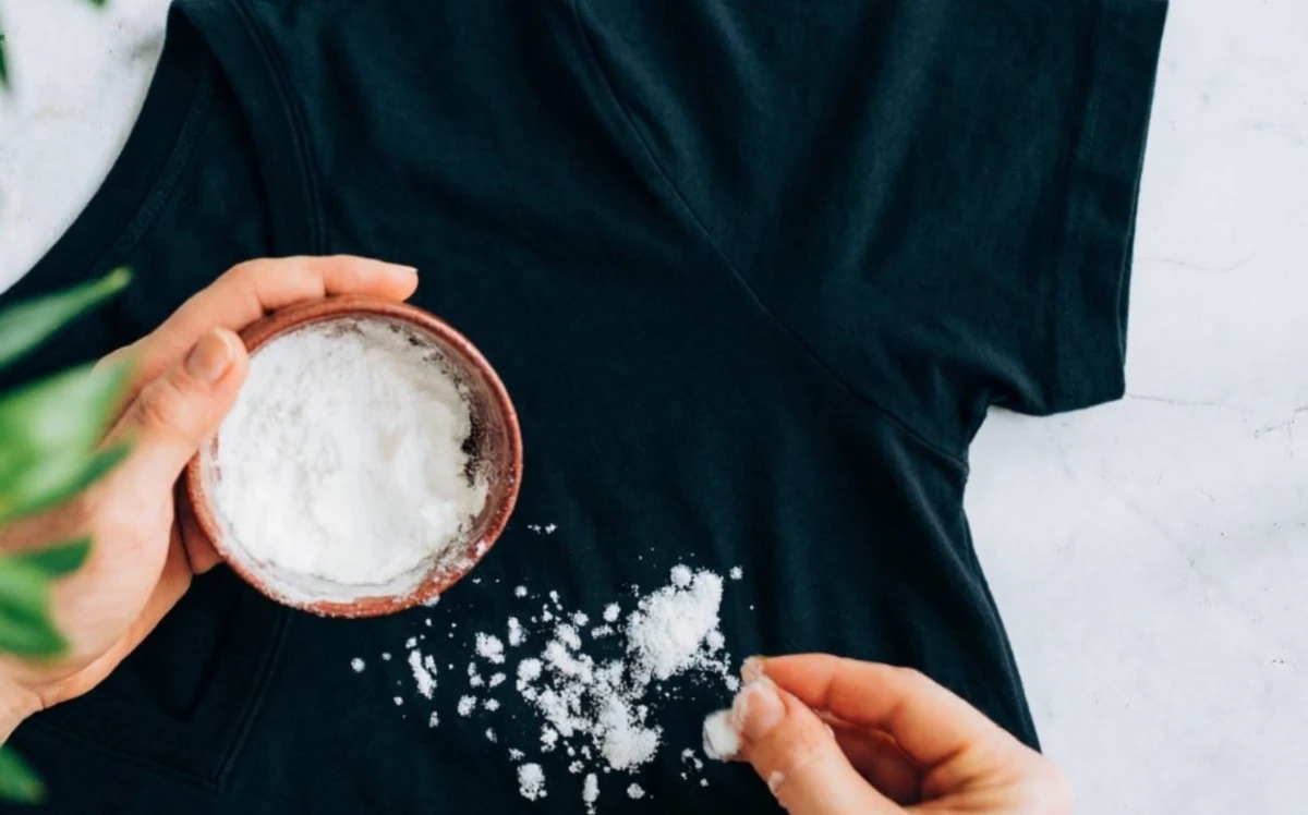 Ropa descolorida: el truco casero para revivir su color por centavos