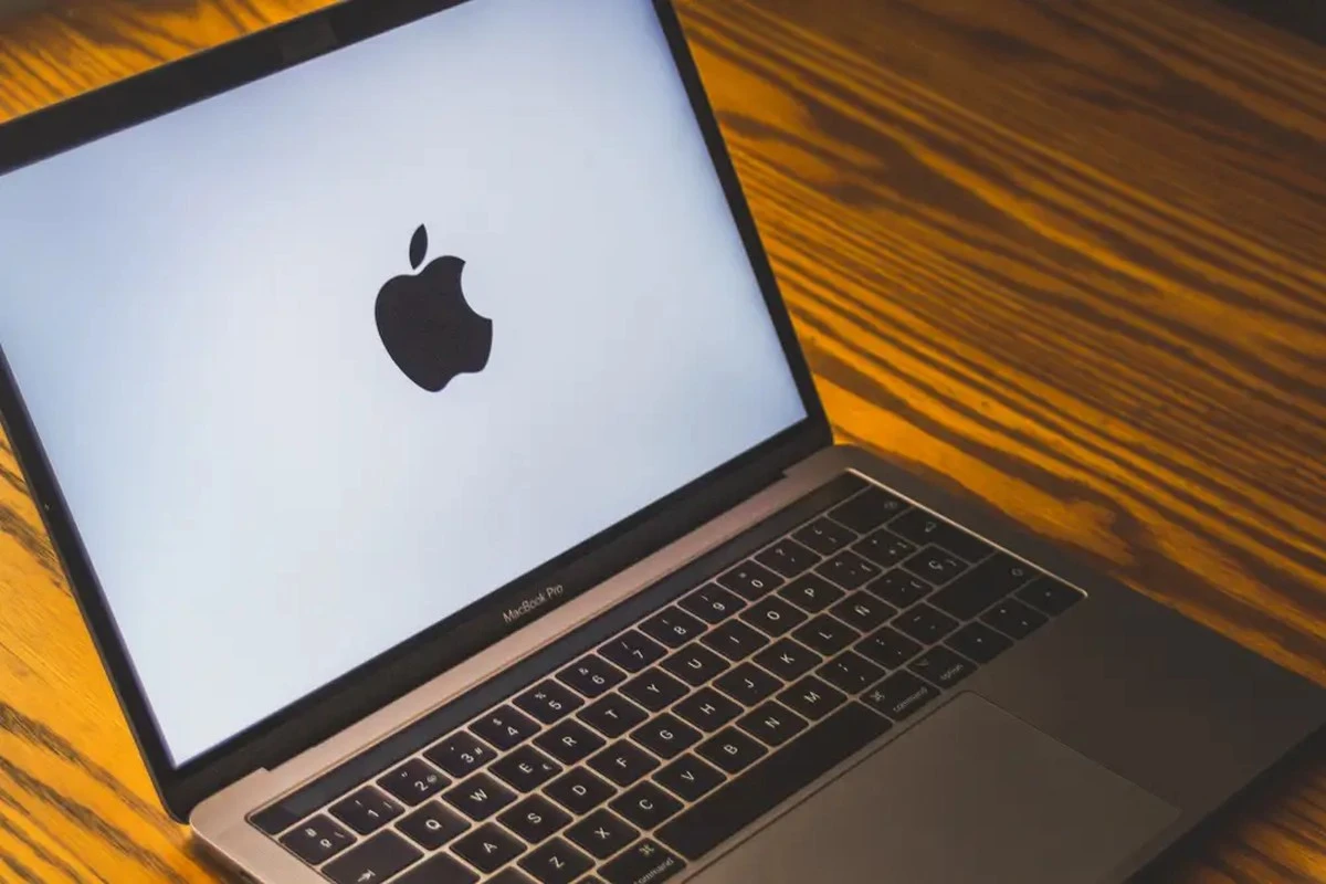 El parpadeo doble de tu PC al arrancar es una alerta crítica: así puedes proteger tus datos