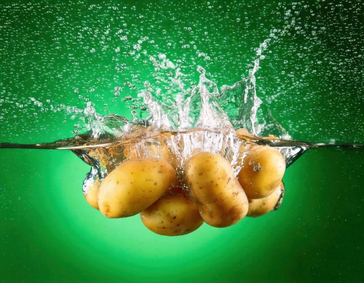 La papa preparada no se pone negra: una taza de leche en el agua es el secreto - image 1