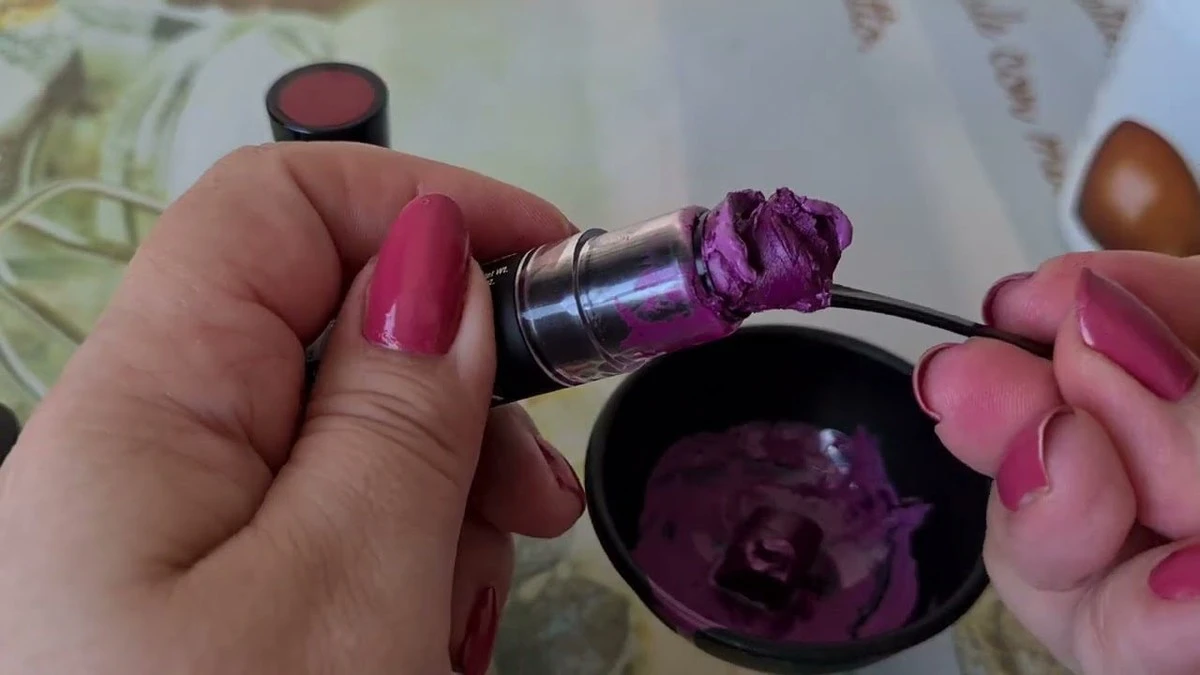 El truco de cocina que transforma tubos de labial vacíos en oro