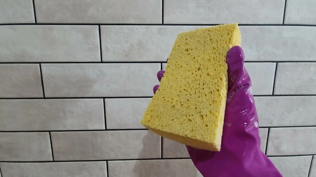 Un truco casero con una esponja para humidificar el aire del hogar