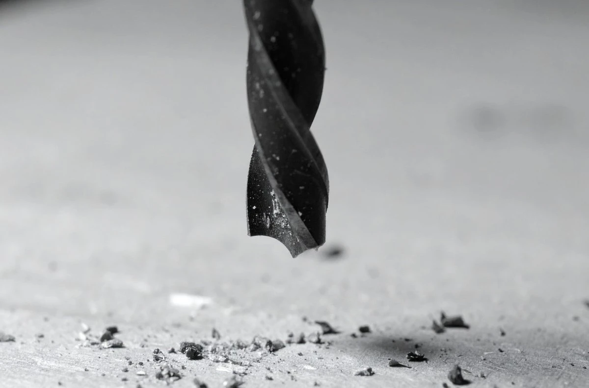 Por qué no debes taladrar un trozo de broca atascado de inmediato: alternativas seguras para manitas