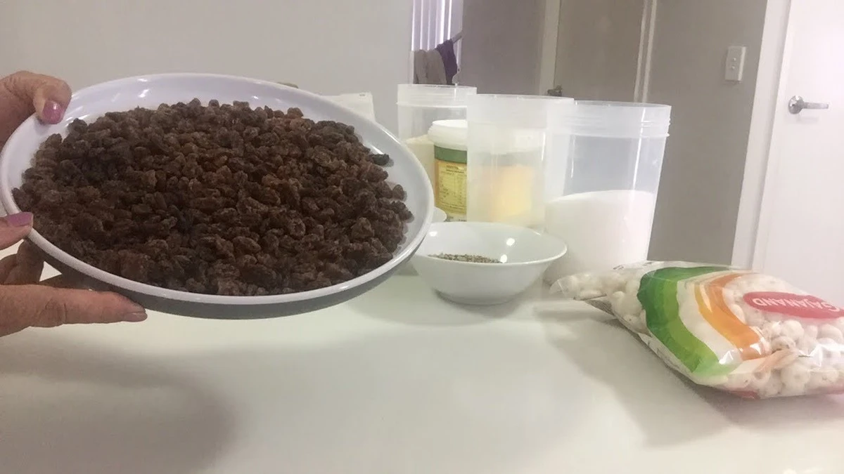 Lava las pasas en 5 minutos: el truco secreto de las abuelas para eliminar cera y suciedad - image 1