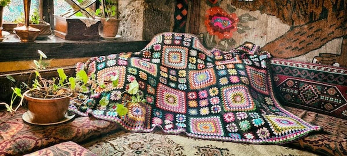 Reutiliza tus mantas viejas: así las convierto en el secreto para una casa más cálida en una hora - image 1