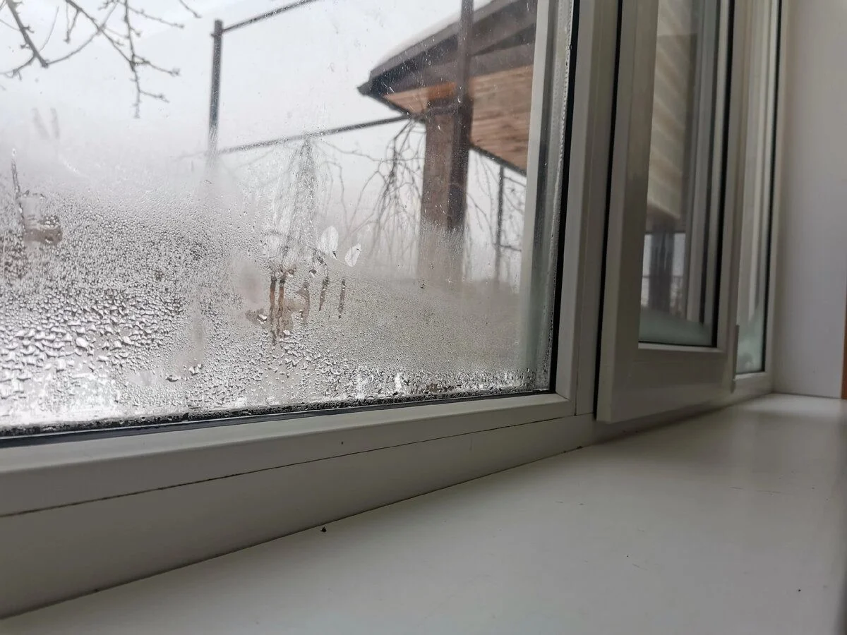 El truco de mi cuñado el carpintero: adiós a las corrientes de aire bajo el alféizar