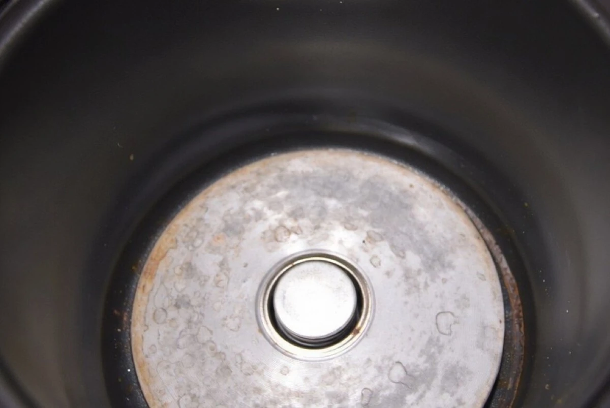 Devuelve el brillo a tu olla de cocción lenta: el truco casero que la dejará como nueva