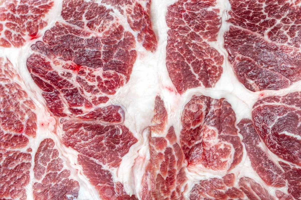 2 trucos de color que revelan la edad de la manteca de cerdo en el mercado - image 1