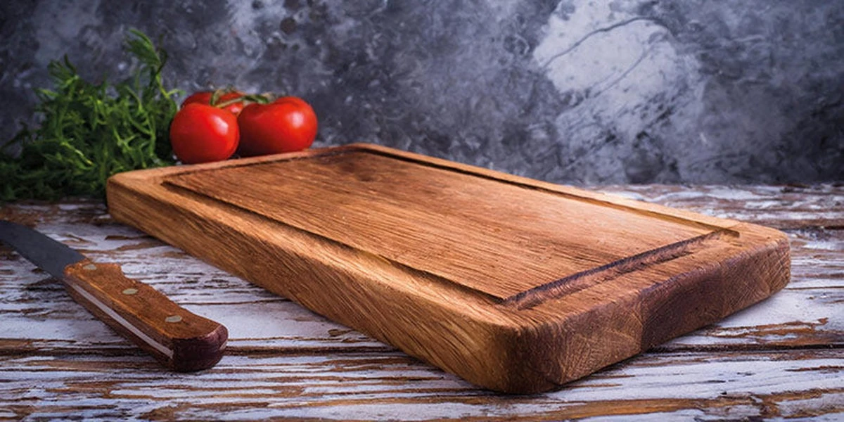 latelahumedabaj-extra-1.webp La tela húmeda bajo tu tabla de cortar: el truco secreto de los chefs para nunca más resbalar - image 1