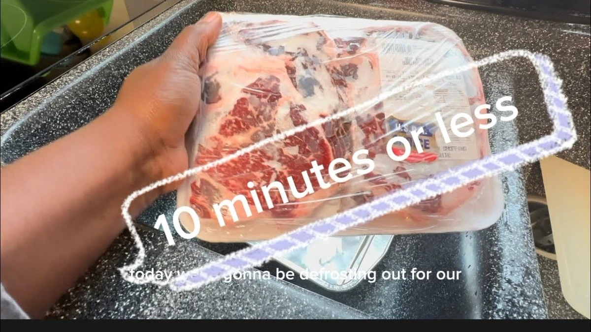 Carne descongelada en minutos sin microondas ni agua hirviendo: el truco que pocos conocen - image 1
