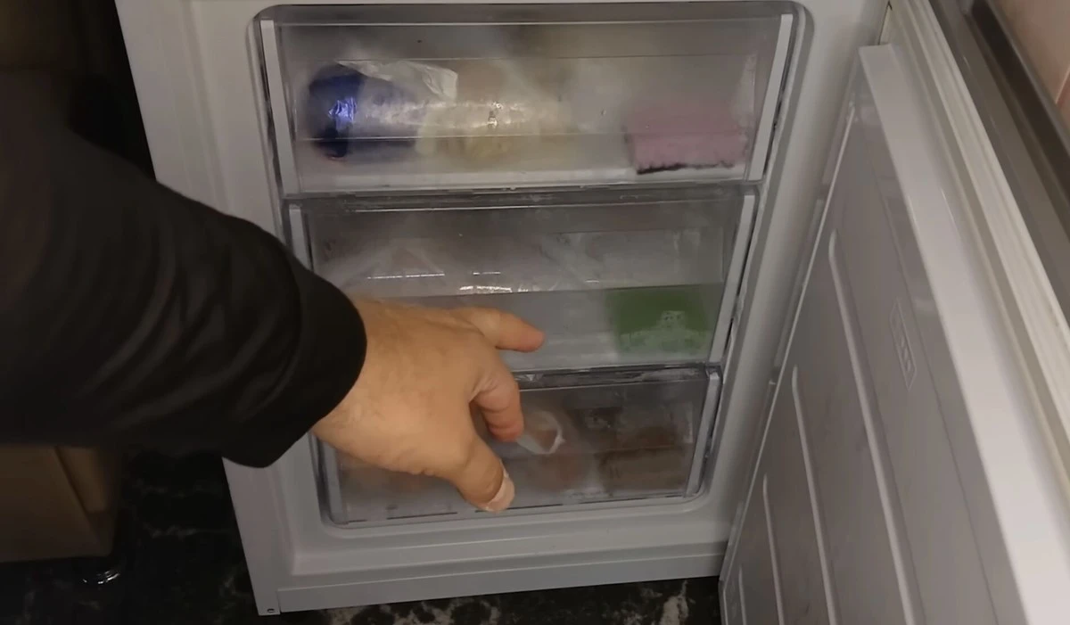 La hoja de aluminio en tu congelador: el truco que sorprendió a mi suegra (y ahora no vive sin él)