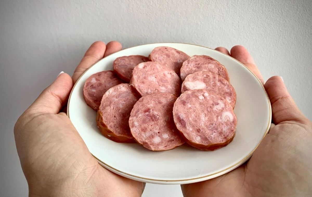 El truco de mi vecina de la charcutería para saber si una salchicha es natural