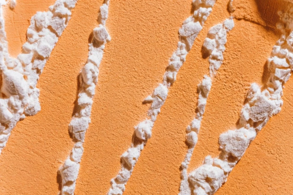 Montaje de Espuma: ¡Di Adiós a las Manchas Rebeldes en Cualquier Superficie!