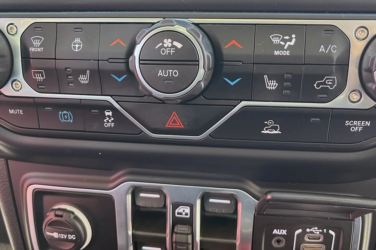 El botón oculto en tu coche que reduce el consumo un 10%: ¿Sabes cuál es? - image 1