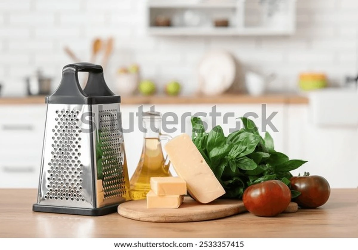 Una cucharada de aceite en la rallador: mi secreto para lavar los platos en 5 segundos - image 1