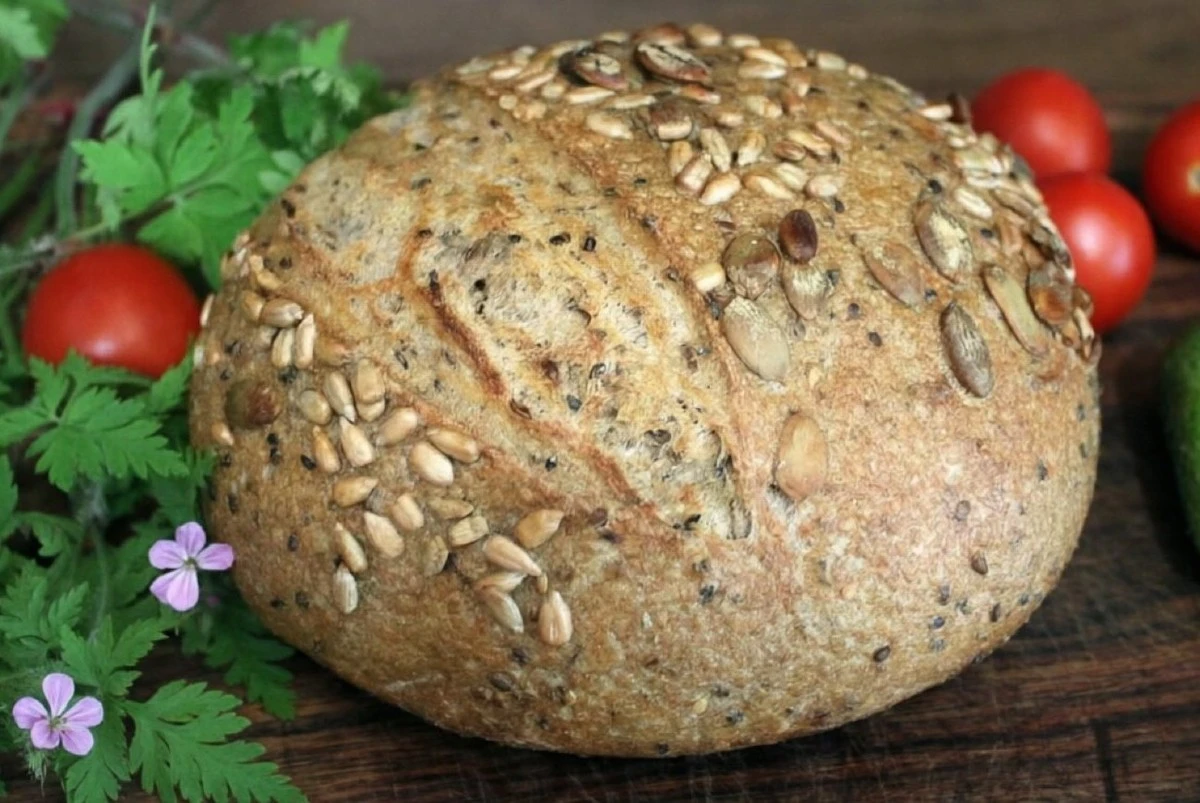 Pan casero con semillas que querrás comer tibio: receta fácil sin complicaciones