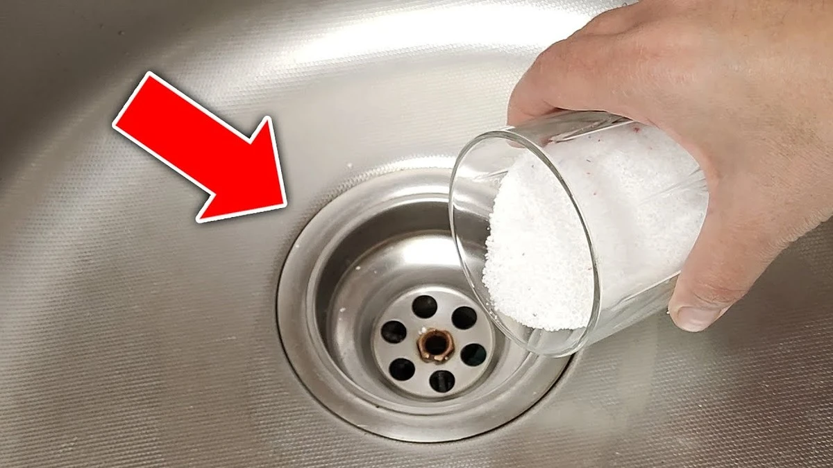 3 remedios caseros que los fontaneros con 40 años de experiencia recomiendan para desatascar tuberías