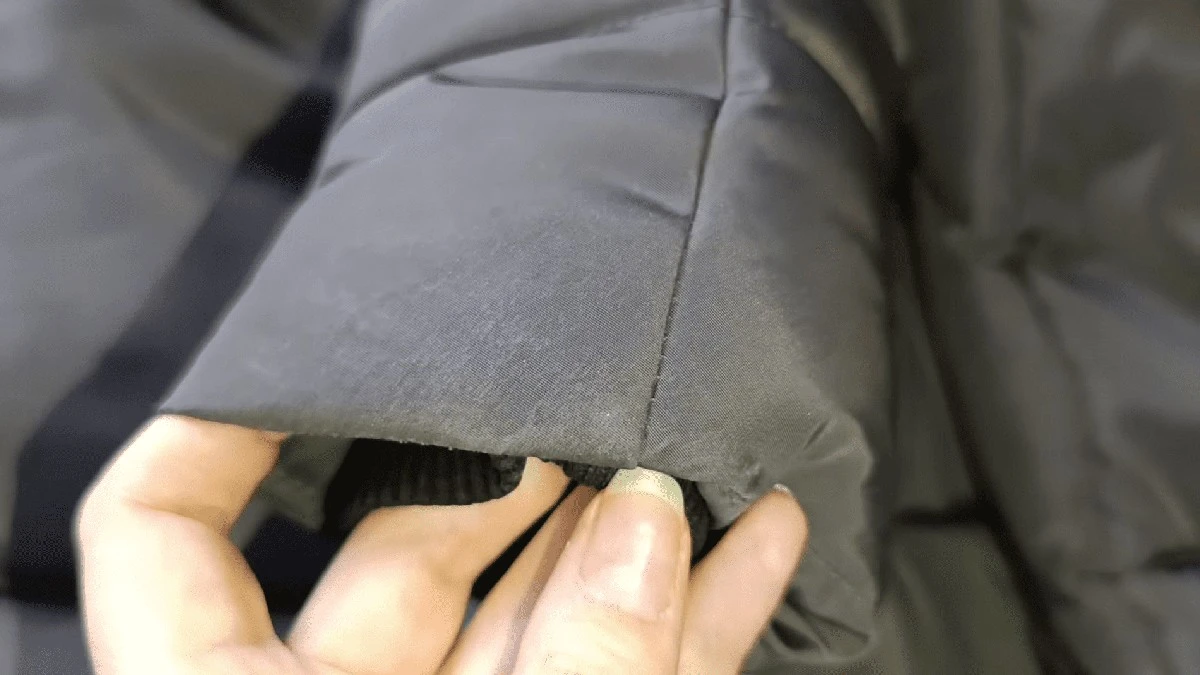 Manchas de grasa en tu abrigo: este truco casero las borra en 20 minutos