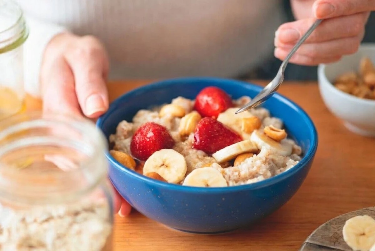 Evita estos 10 alimentos al desayunar: tu estómago te lo agradecerá