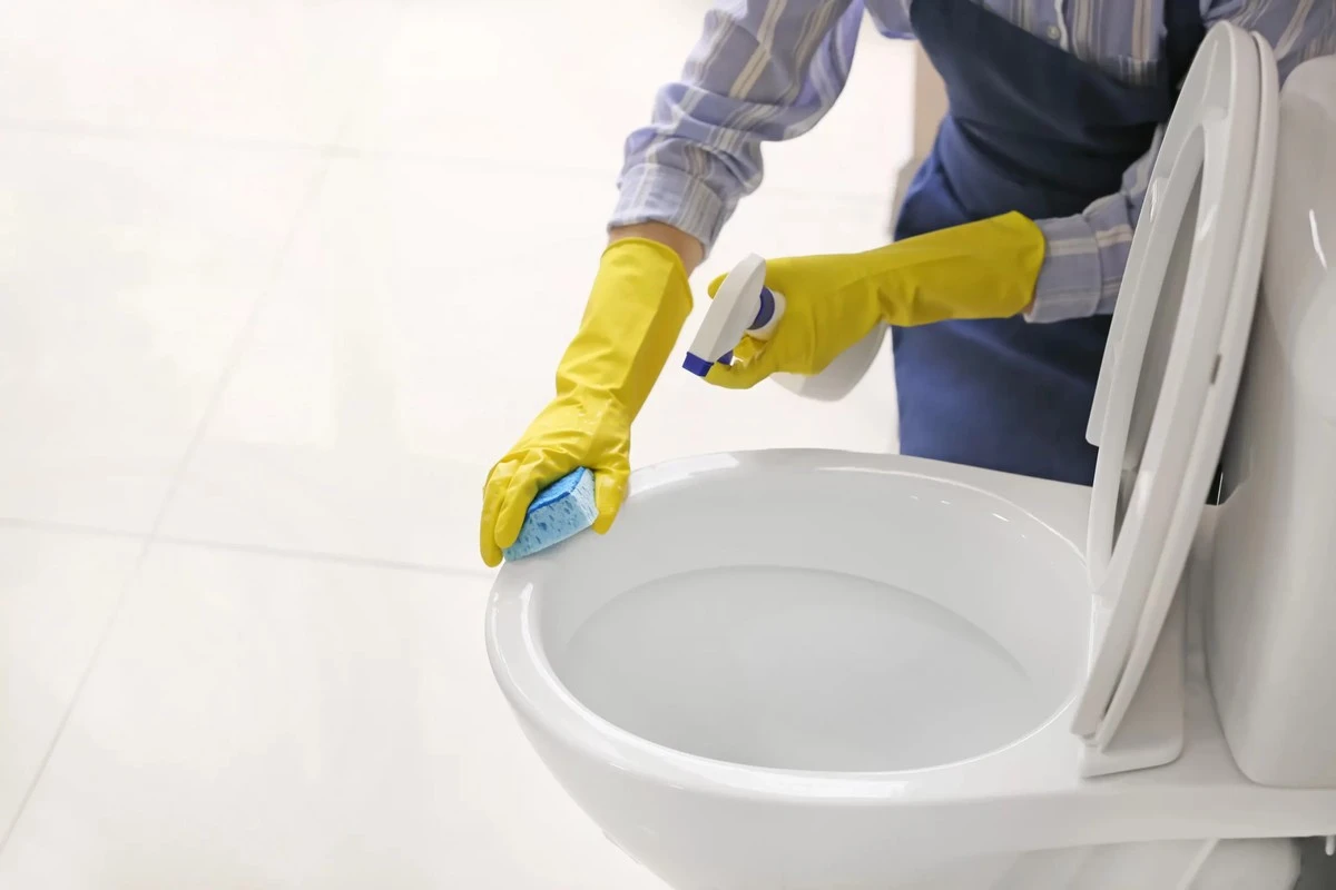 Adiós a la mancha amarilla: descubre el truco casero para un inodoro como nuevo - image 1