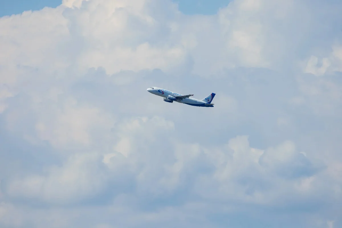 Si pierdes tu vuelo por un despiste, esto es lo que te puede pasar (lo hemos probado)