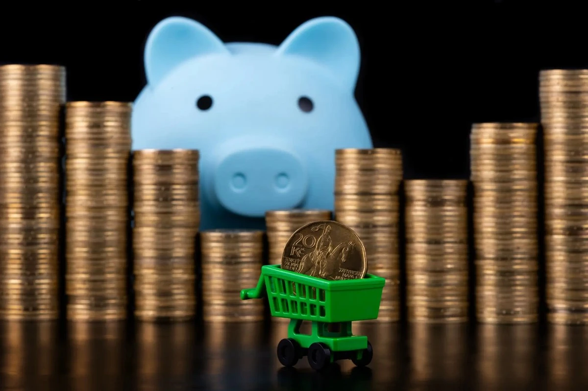 ¿Cuánto dinero deberías dejar de guardar en tu cuenta bancaria? La cifra exacta