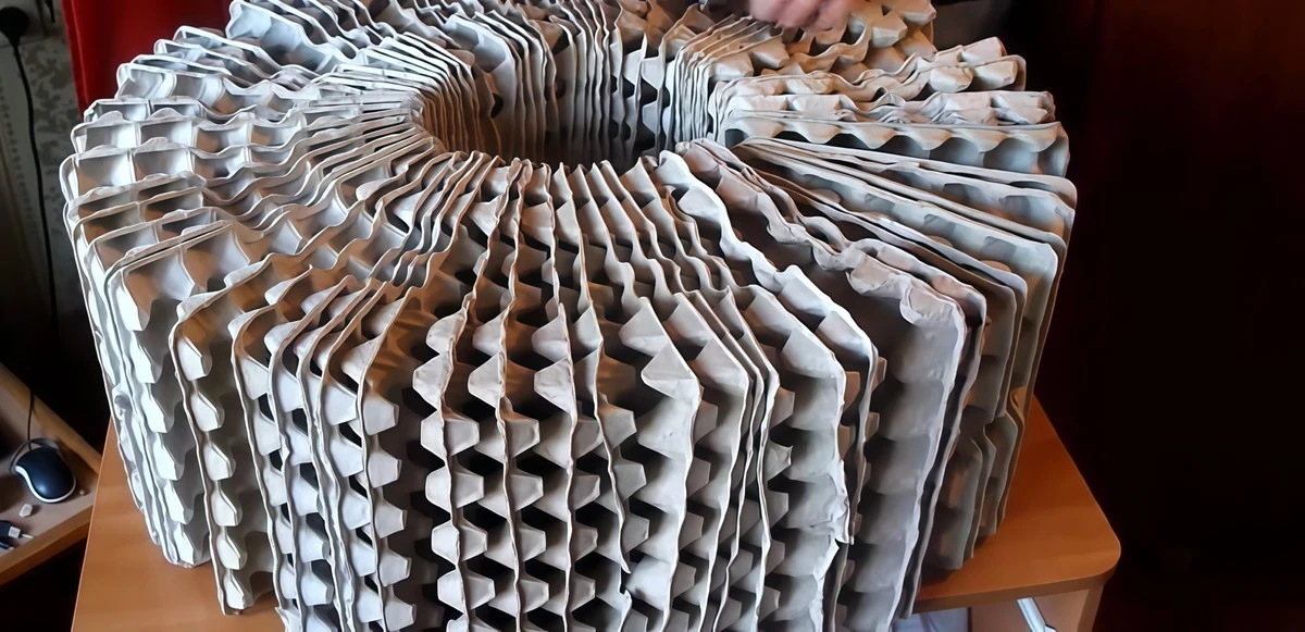 Cartones de huevos: crea un puf resistente que soporta 100 kg por casi nada