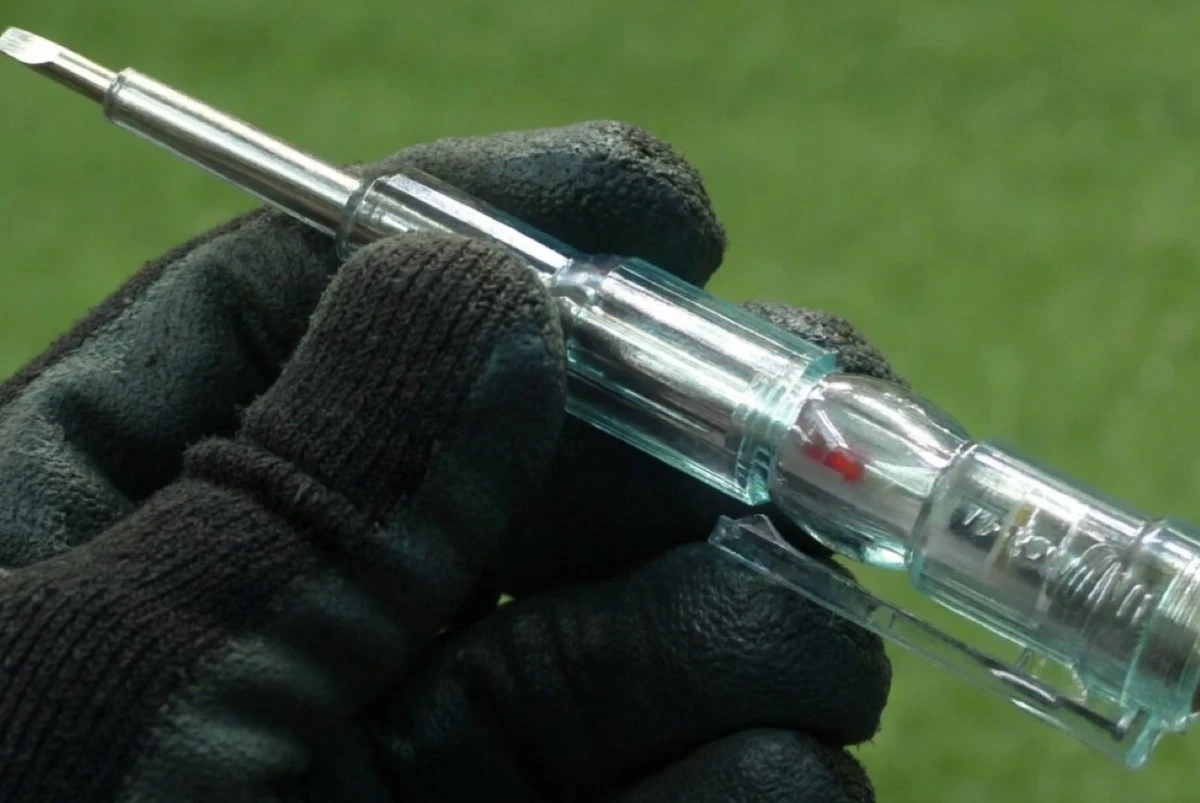 La отвертка de prueba: funciones secretas para solucionar problemas cotidianos