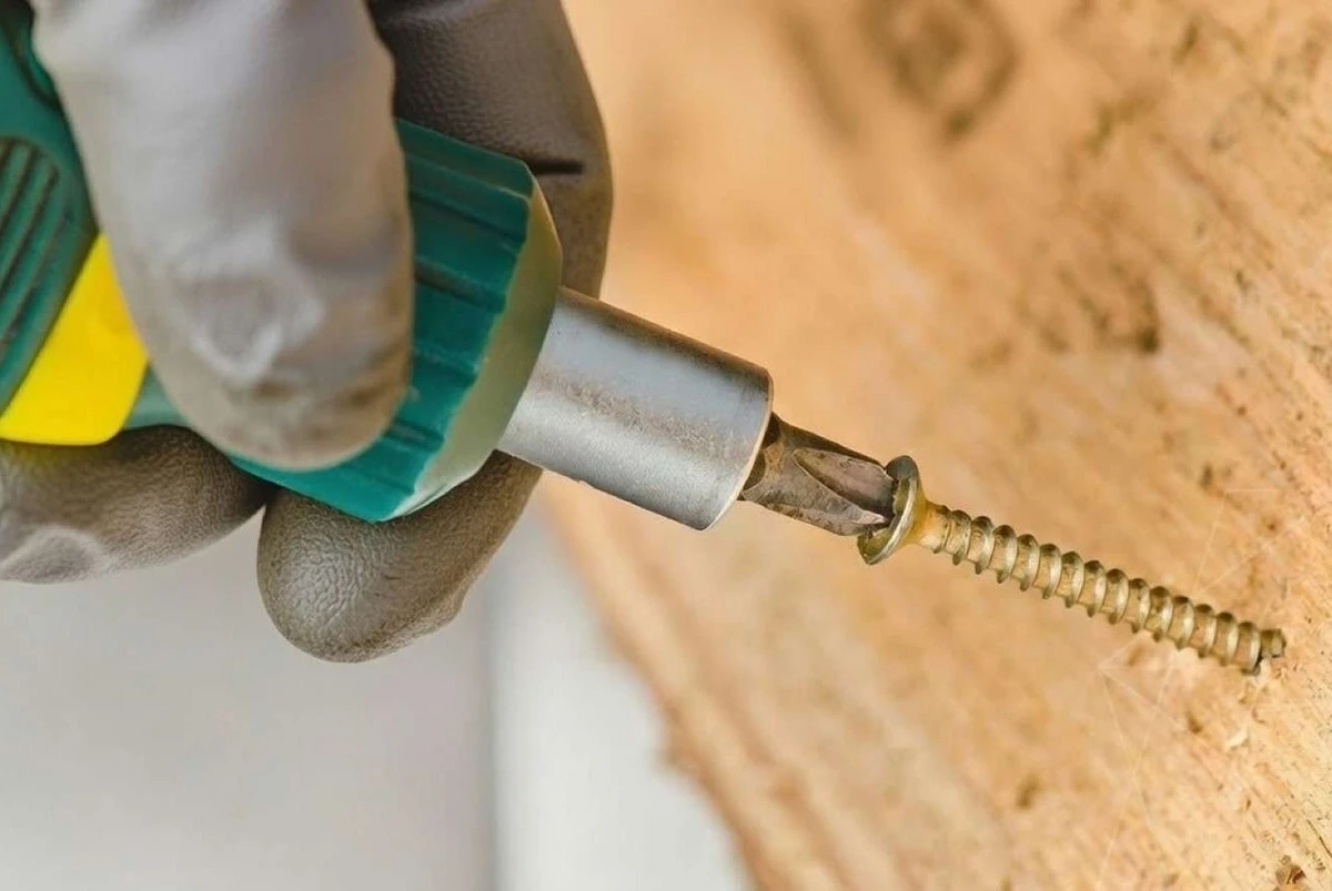 El tornillo suelto vuelve a estar firme: dos métodos caseros para arreglar un agujero agrandado