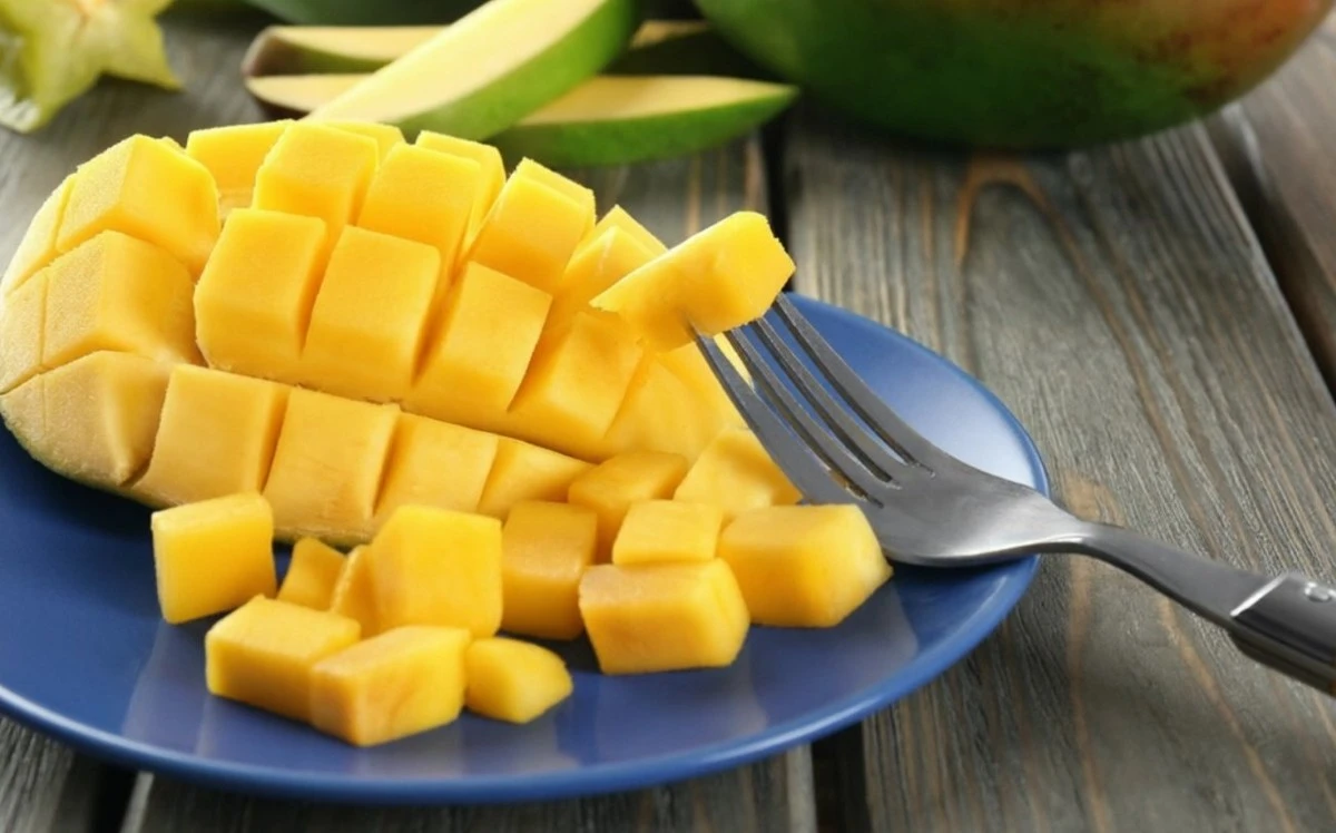 Las 5 razones por las que los médicos dicen que debes comer mango todos los días