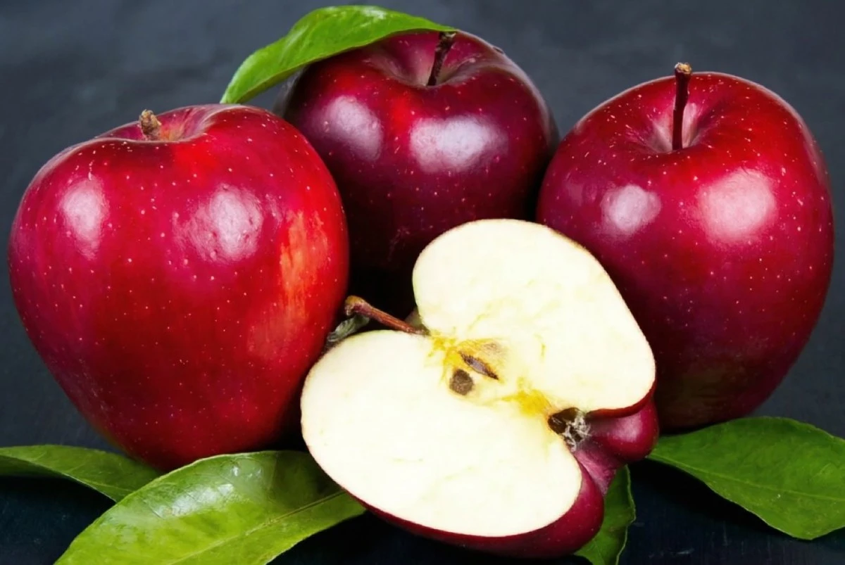 Adiós a la cera de los supermercados: así de fácil tendrás manzanas impecables en un minuto