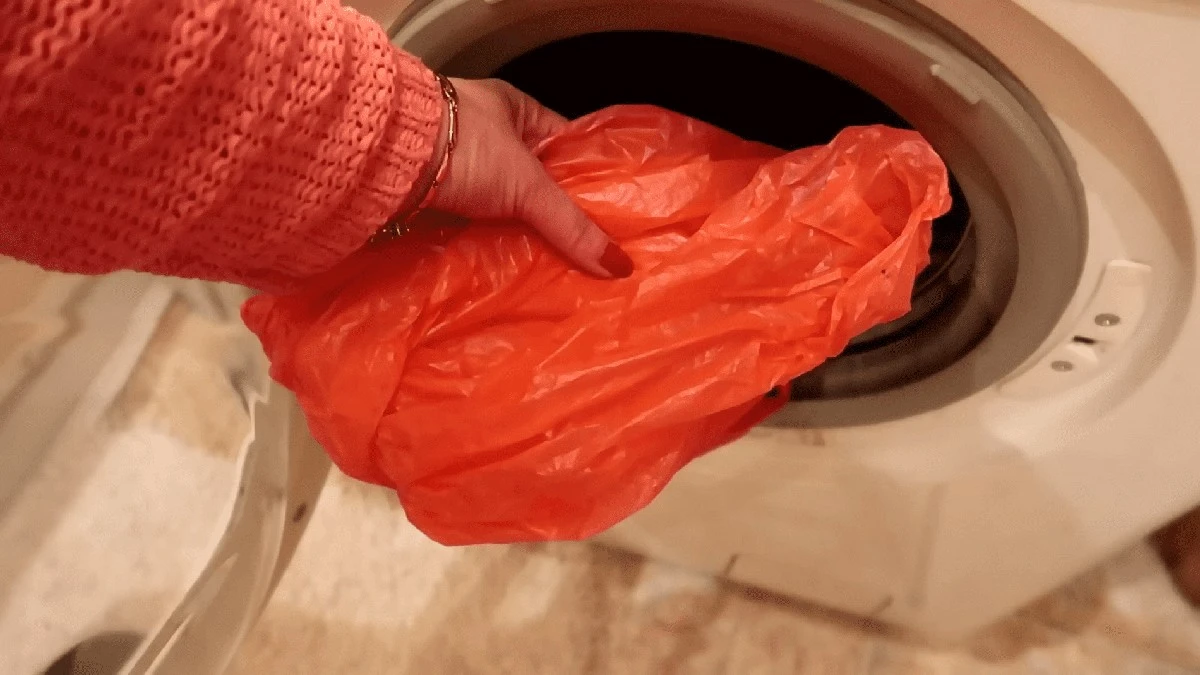 El truco del paquete en la lavadora que te hará ahorrar hasta un 30% de detergente
