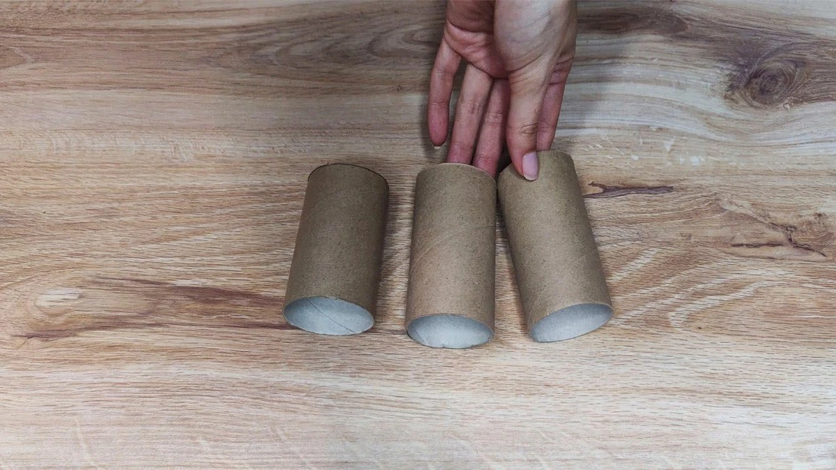 3 trucos con tubos de cartón que ordenarán tu escritorio como magia