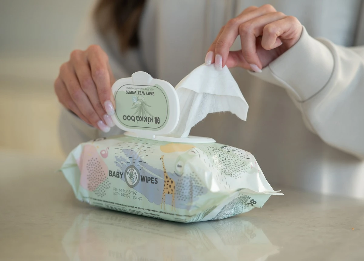 toallitashumeda-extra-1.webp Toallitas húmedas secas reviven con jabón líquido y glicerina - image 1