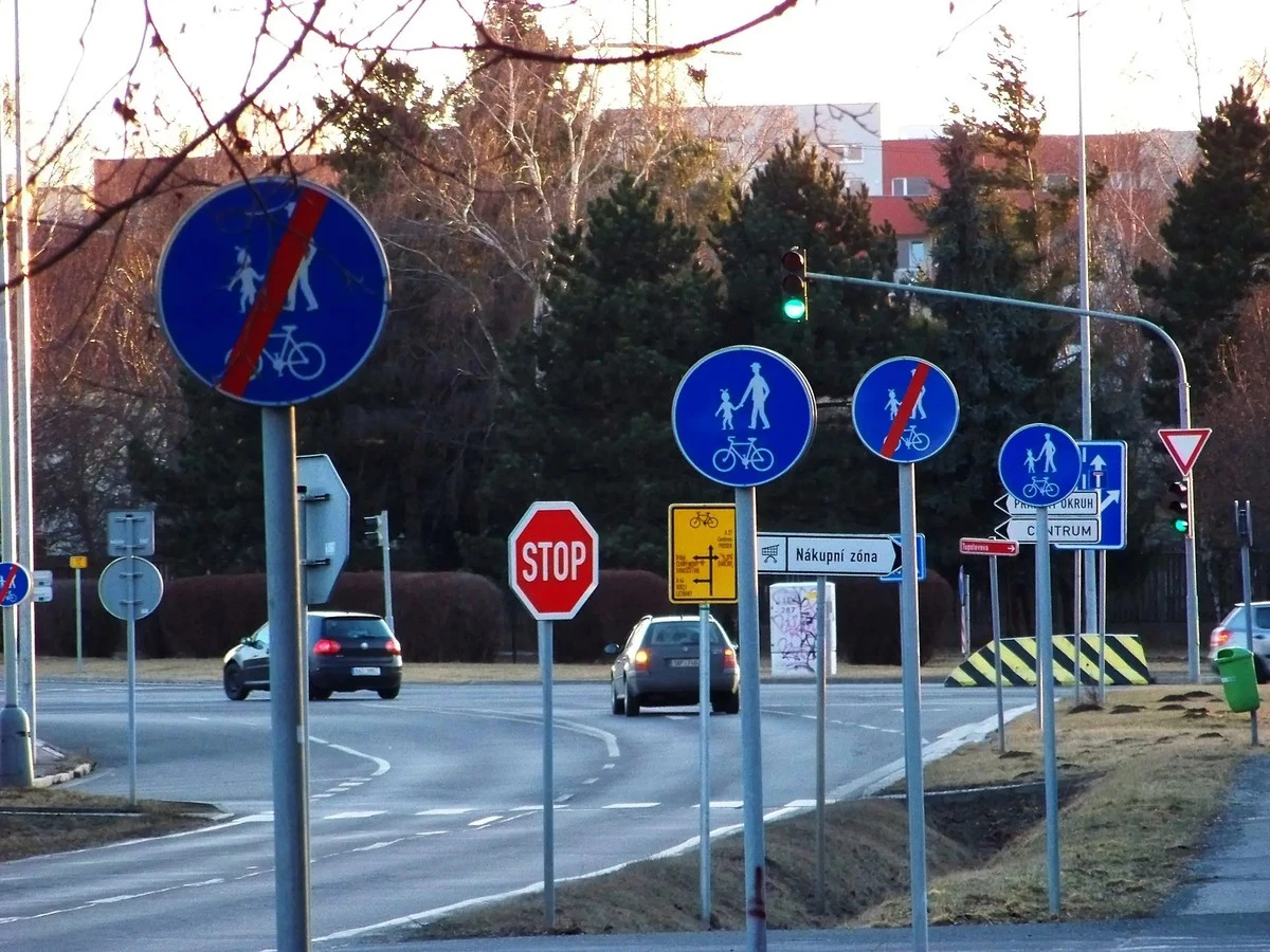 ¿Qué significan estas 2 señales de tráfico? Solo los conductores expertos las reconocen, ¡pero se enseñan en la autoescuela!