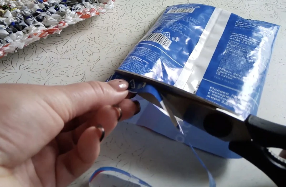 Por qué los cartones de leche cortados por la mitad son el secreto mejor guardado de los hogares eficientes