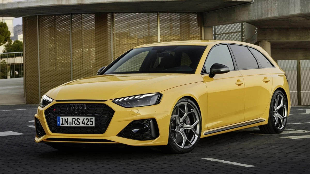 audirs4avanteld-extra-1.webp Audi RS4 Avant: El deportivo familiar que los padres checos siempre soñaron (y su precio te sorprenderá) - image 1