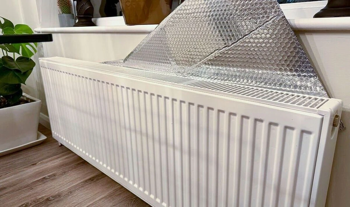 El truco del papel de aluminio que mantiene tu casa caliente en invierno - image 1