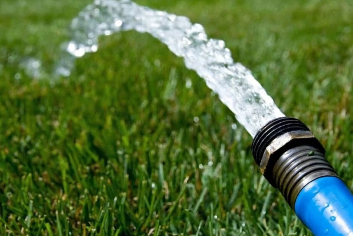 Aumenta la presión de tu manguera de jardín: soluciones de experto sin fontanero