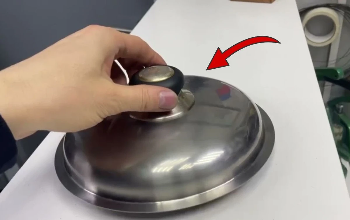4 tipos de tapas para ollas probadas: con una de ellas el agua hierve visiblemente más rápido incluso a fuego lento