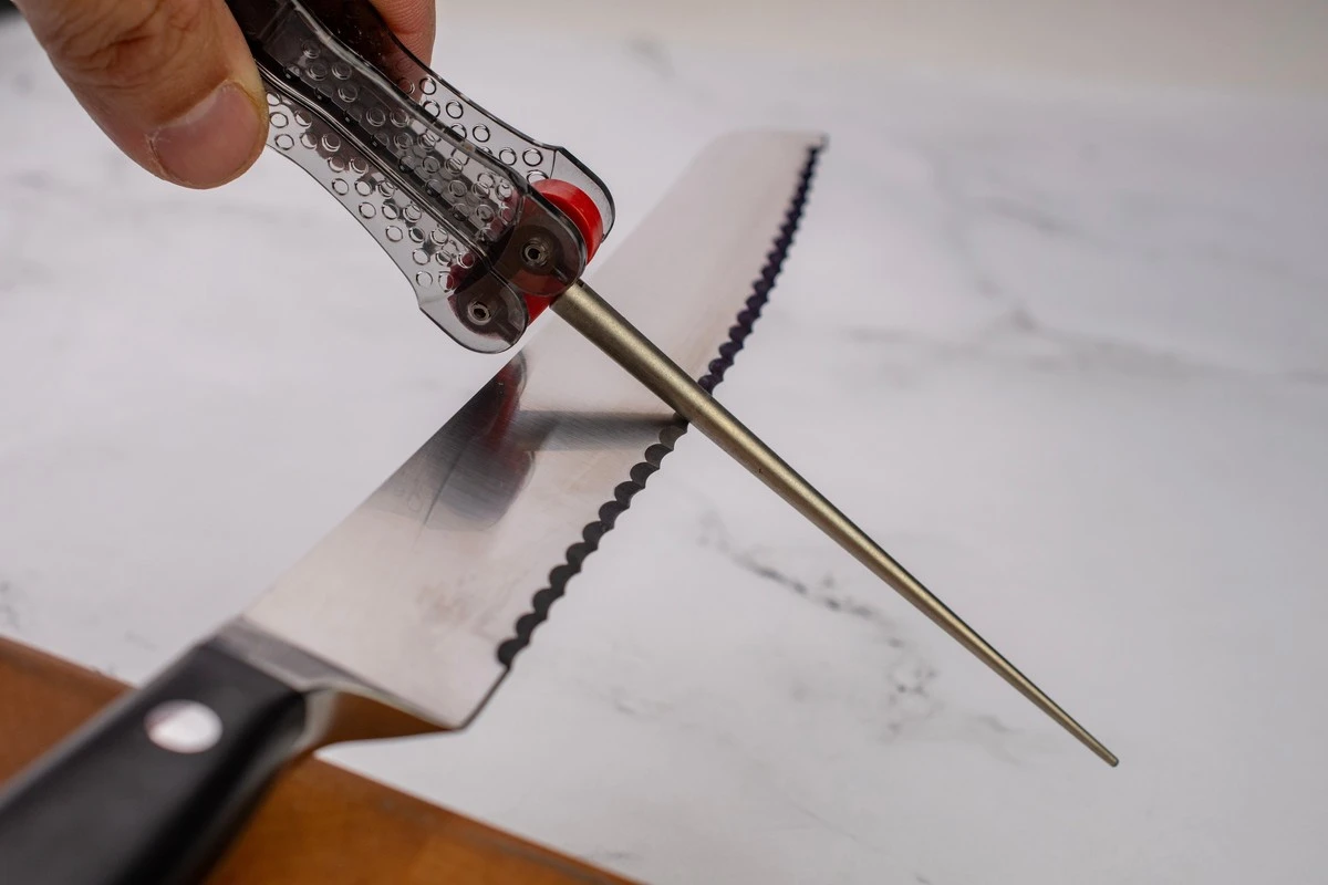 Afila dientes de sierra como un profesional en 10 minutos: el secreto de los carpinteros - image 1