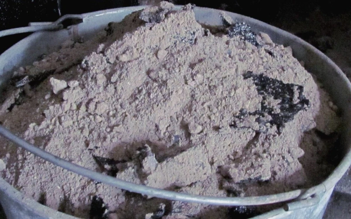 Adiós a las malas hierbas sin herbicidas ni sudor: trucos de expertos que funcionan