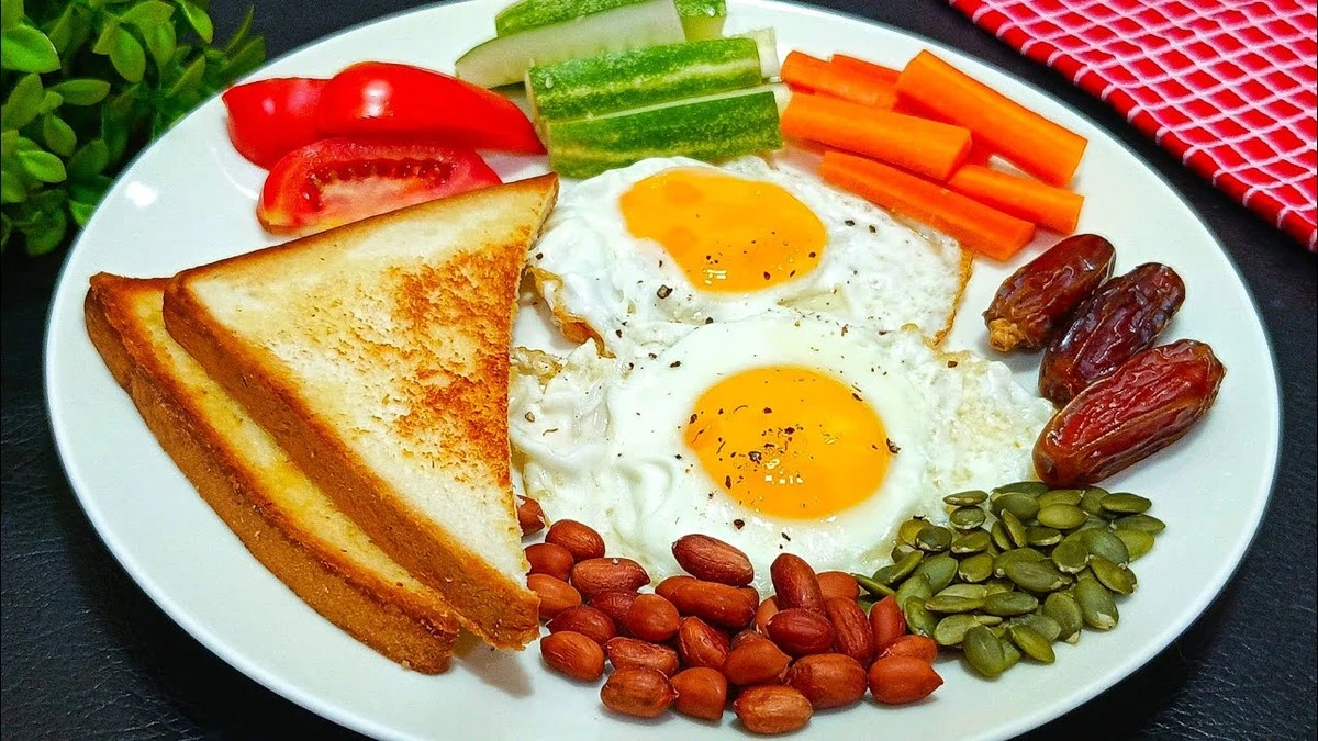 Evita estos 10 alimentos al desayunar: tu estómago te lo agradecerá - image 1