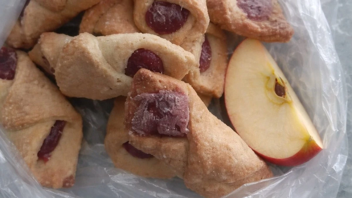 La rodaja de manzana que revive tus galletas secas: el truco infalible